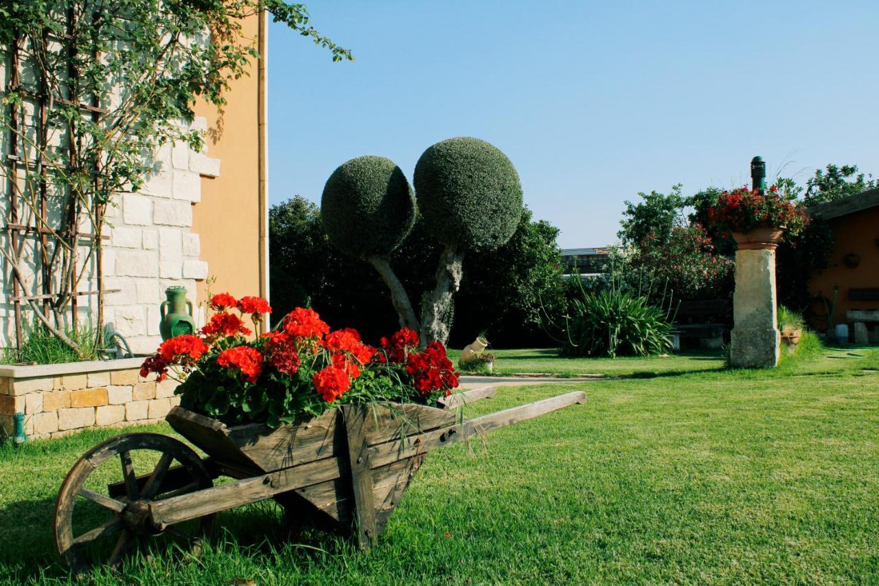 Вилла Il Giardino Della Musica Модика Экстерьер фото